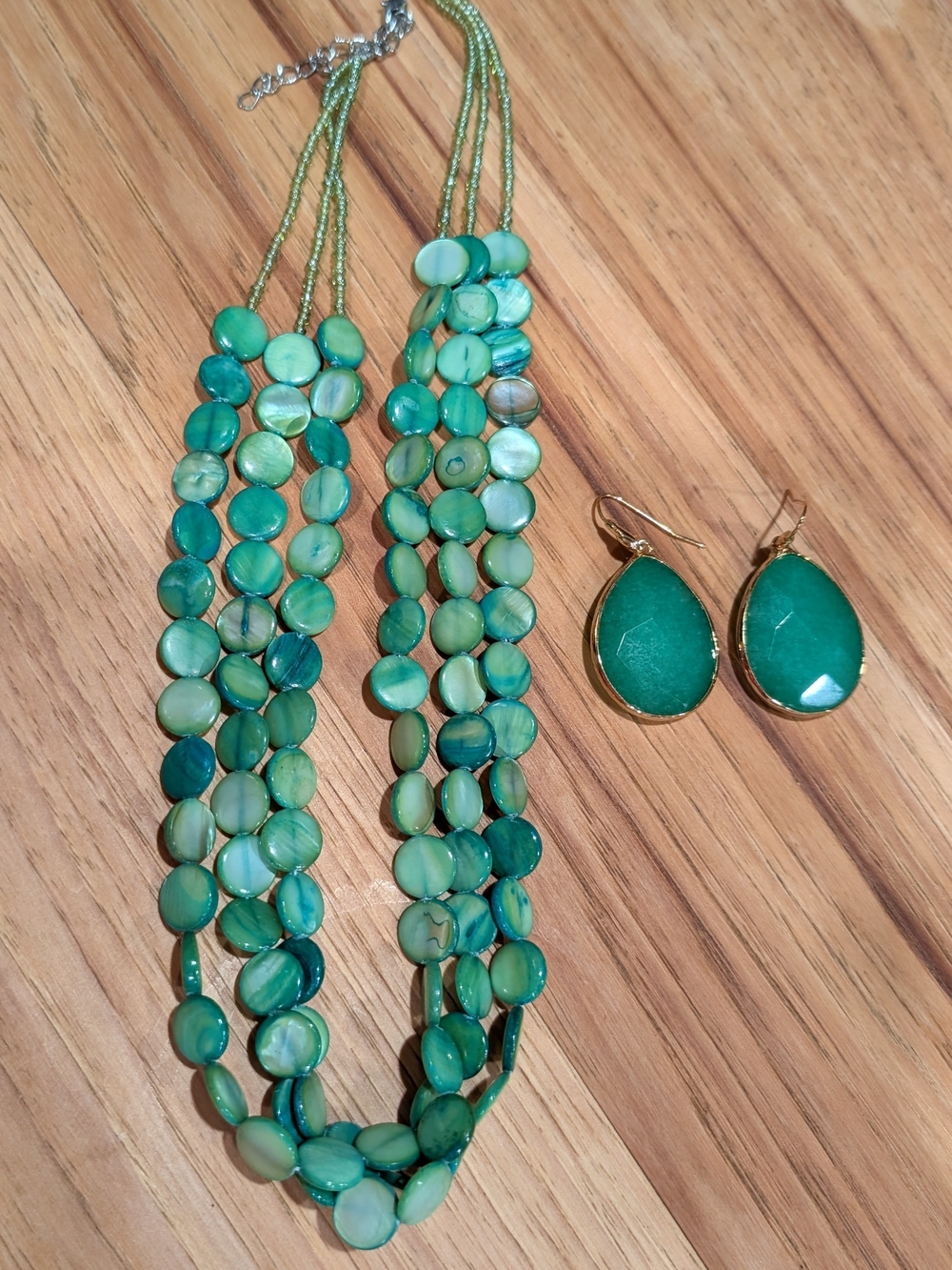 Green Beaded dyed Shell Multi-Strand Necklace with Stone Teardrop Earrings